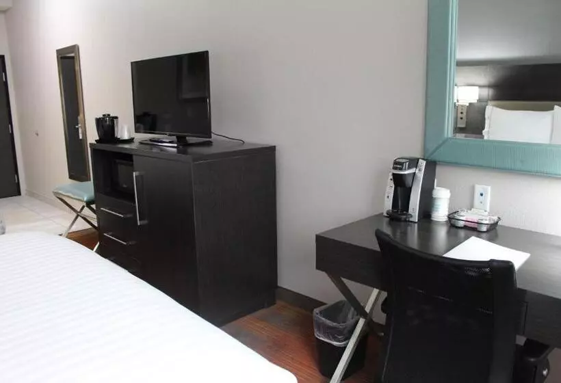 Отель Holiday Inn Express Shawnee, An Ihg