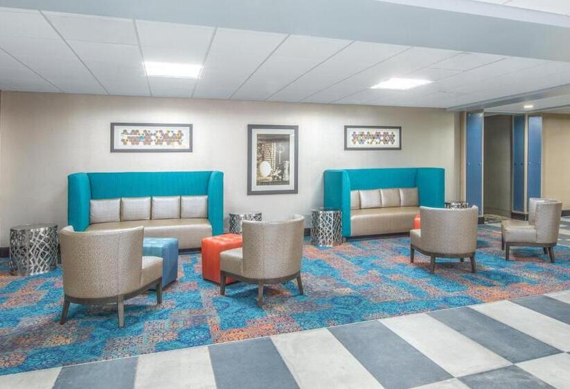 فندق Holiday Inn Express Shawnee, An Ihg