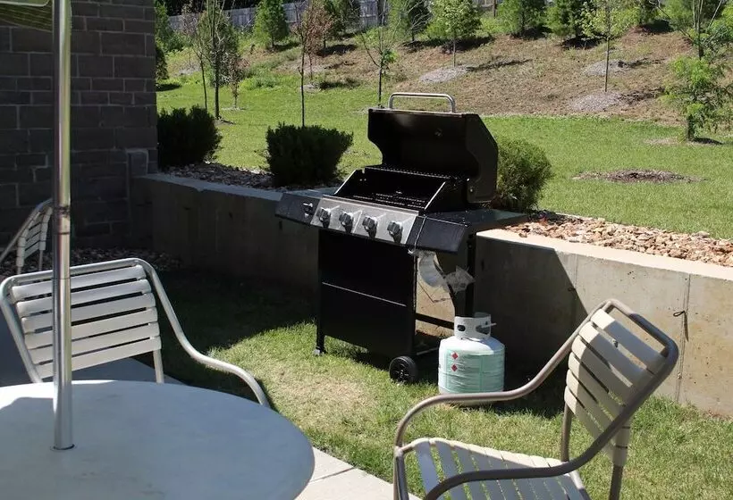 Отель Holiday Inn Express Shawnee, An Ihg