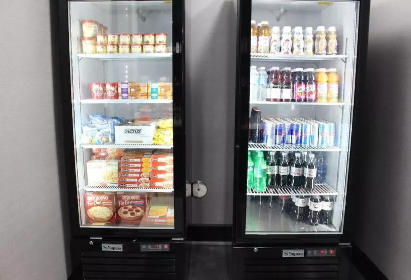 Отель Holiday Inn Express Shawnee, An Ihg