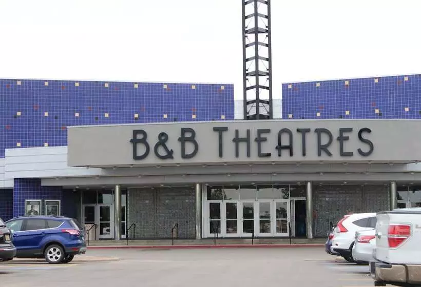 Отель Holiday Inn Express Shawnee, An Ihg