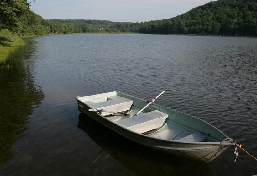 ホテル Inn At Starlight Lake & Restaurant