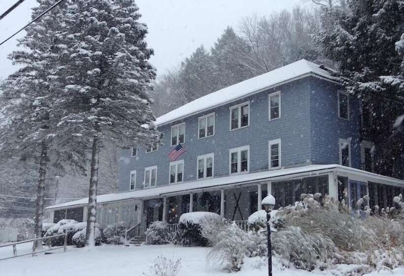 ホテル Inn At Starlight Lake & Restaurant