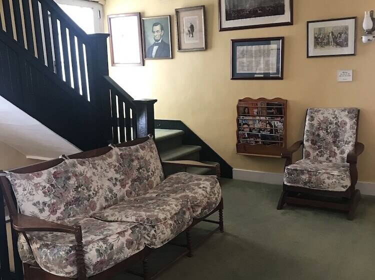 ホテル Inn At Starlight Lake & Restaurant