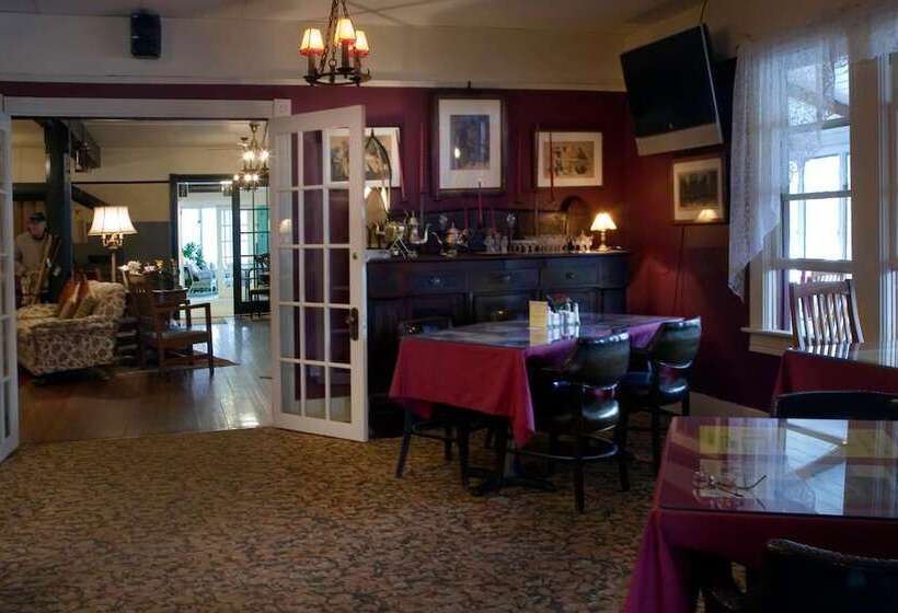 ホテル Inn At Starlight Lake & Restaurant