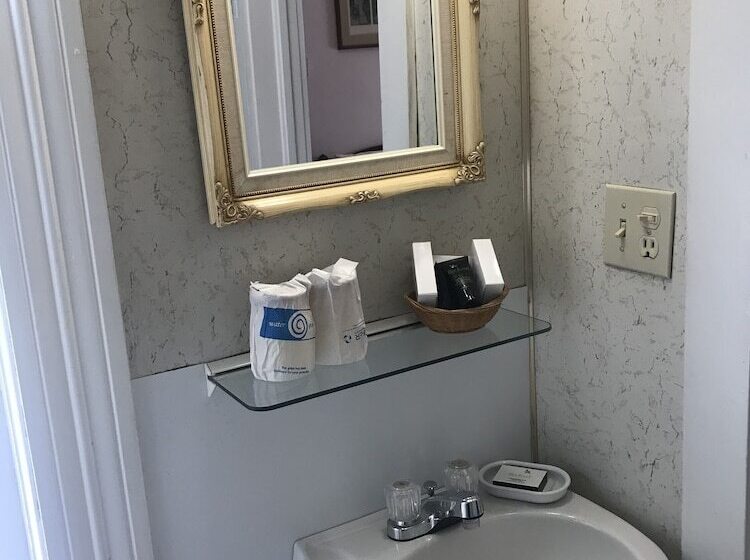 ホテル Inn At Starlight Lake & Restaurant