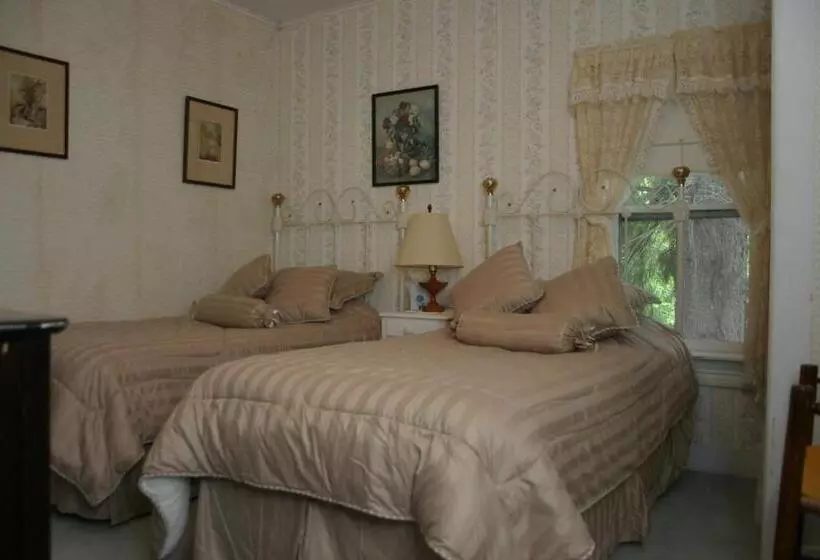 酒店 Inn At Starlight Lake & Restaurant