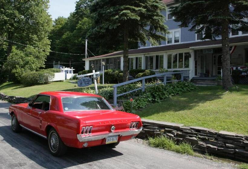 ホテル Inn At Starlight Lake & Restaurant