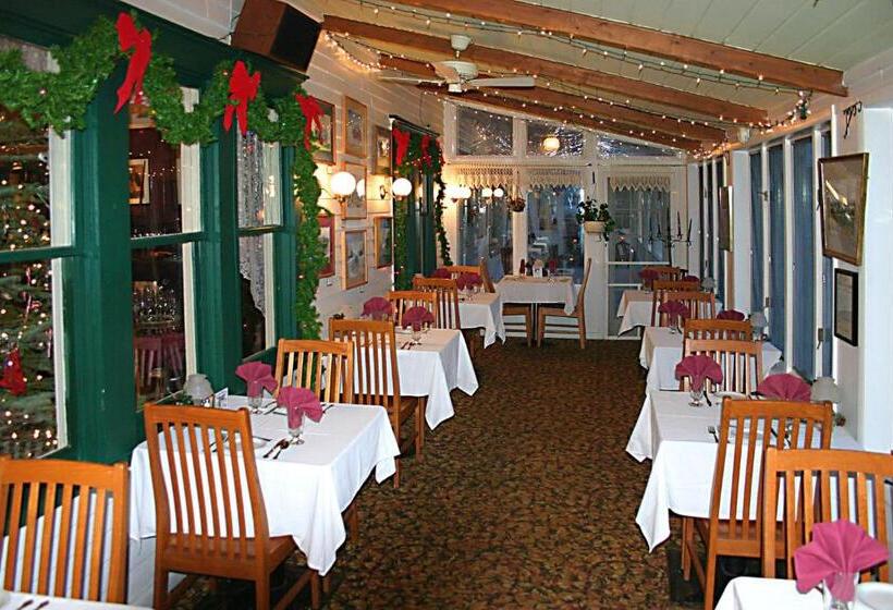 ホテル Inn At Starlight Lake & Restaurant