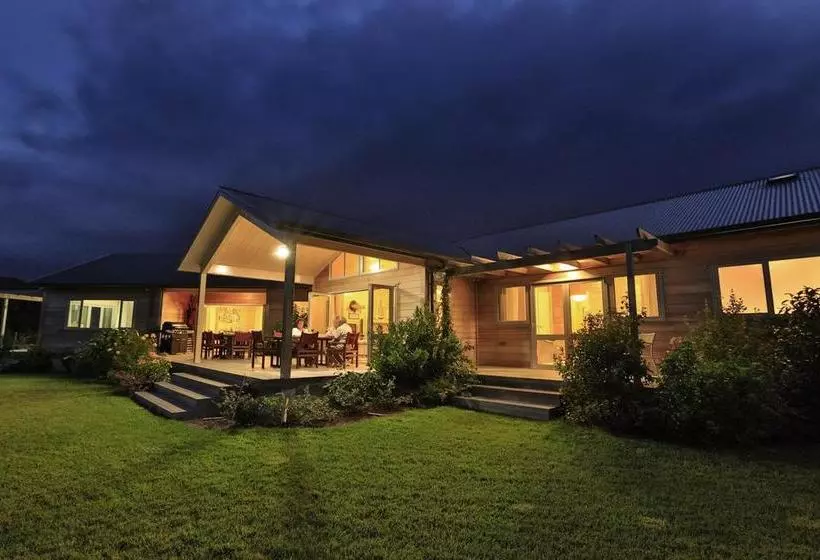 فندق Kaimai Country Lodge