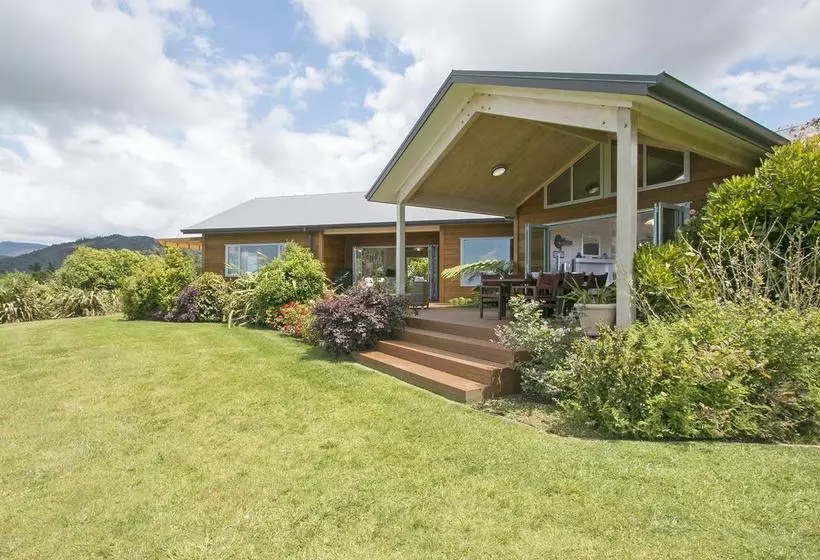 فندق Kaimai Country Lodge