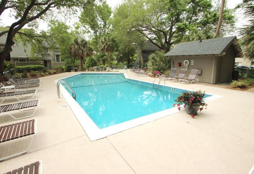 Отель Ocean Cove 824