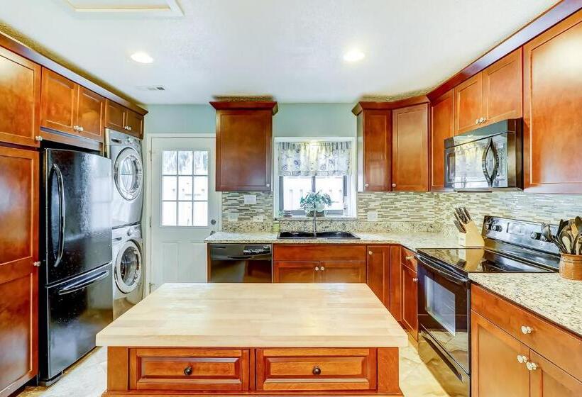 Отель Ocean Cove 824