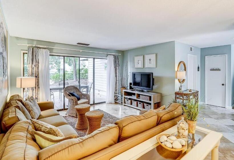 Отель Ocean Cove 824