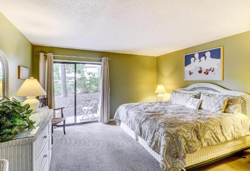 Отель Ocean Cove 824