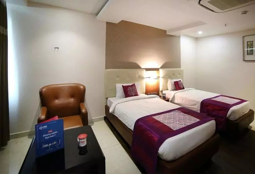 Hotelli Oyo Premium Ramavarappadu Ring Road