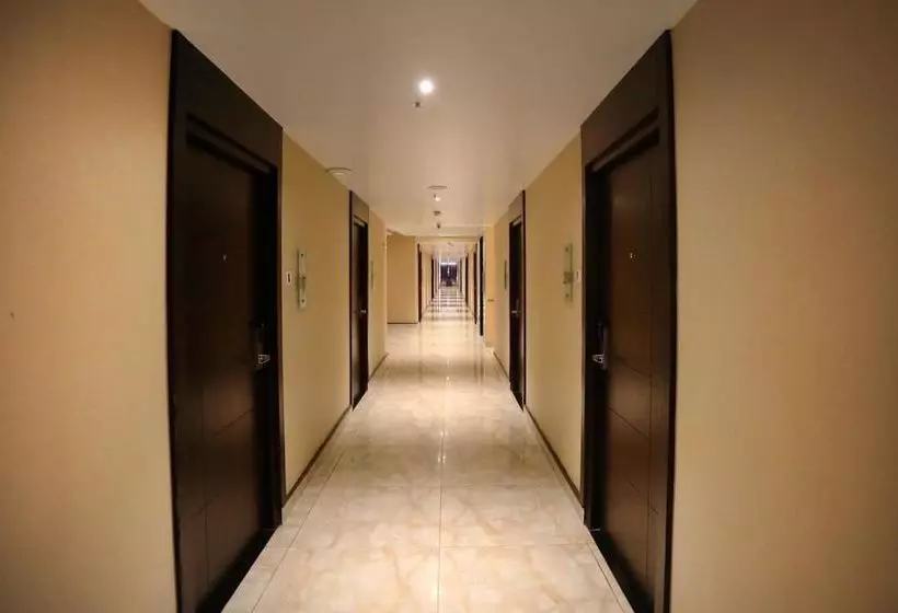 Hotelli Oyo Premium Ramavarappadu Ring Road