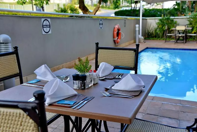 Отель Road Lodge Umhlanga Ridge