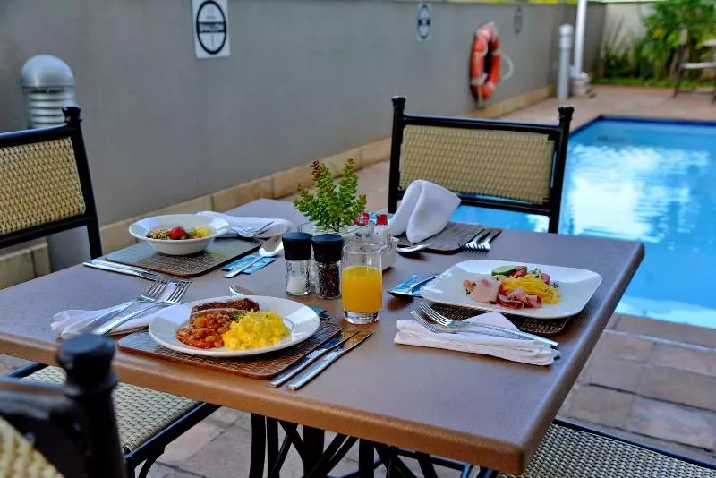 Отель Road Lodge Umhlanga Ridge