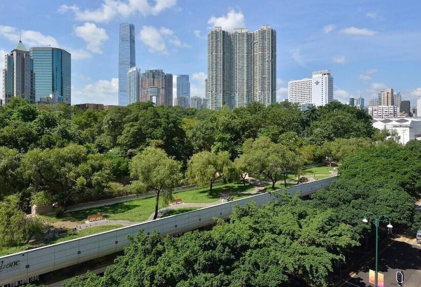 هتل Strawberry Guest House