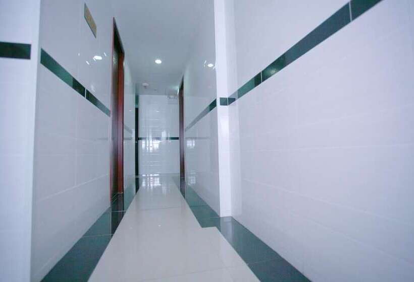 هتل Strawberry Guest House