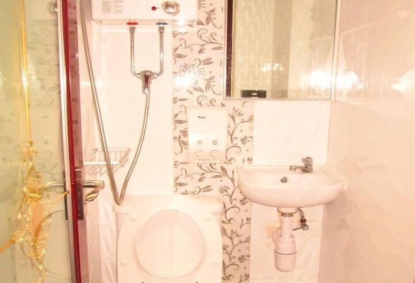 هتل Strawberry Guest House