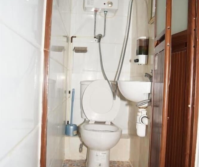 هتل Strawberry Guest House