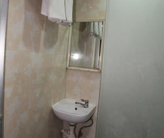 هتل Strawberry Guest House