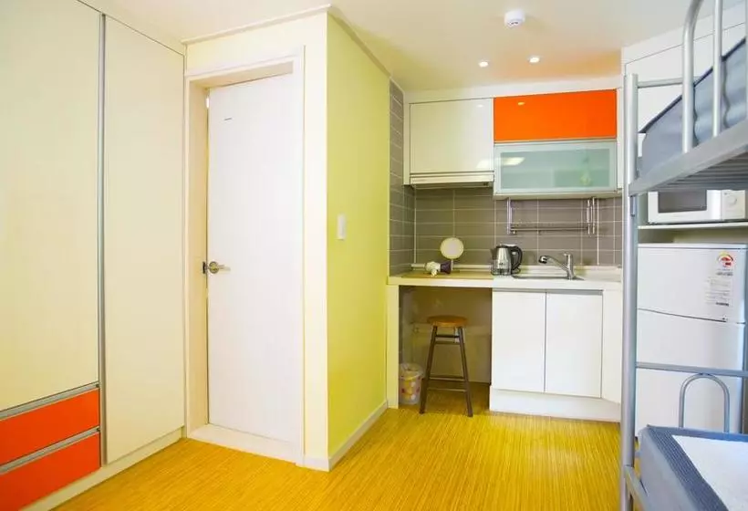 Bb Hongdae Hostel