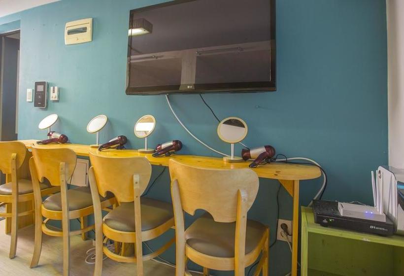 Bb Hongdae Hostel