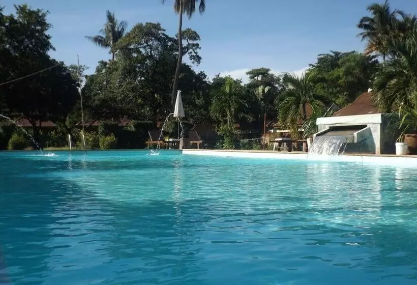 Lanta Long Beach Hostel