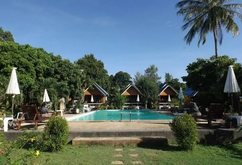 Lanta Long Beach Hostel