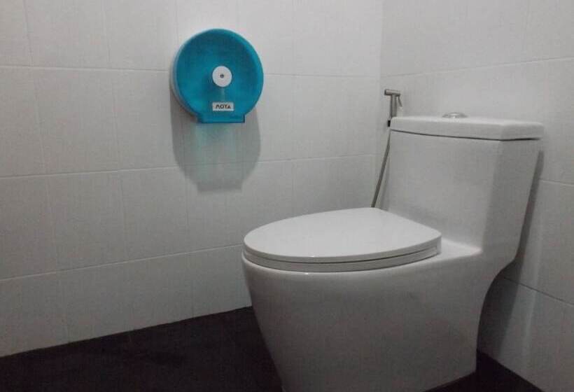 Lanta Long Beach Hostel