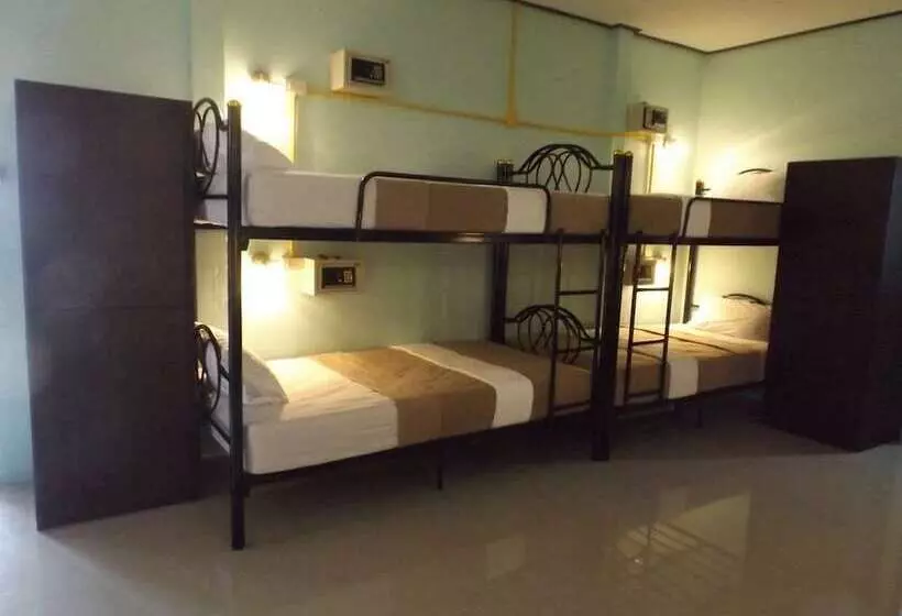 Lanta Long Beach Hostel