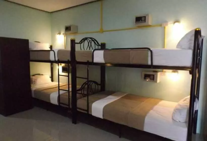 Lanta Long Beach Hostel