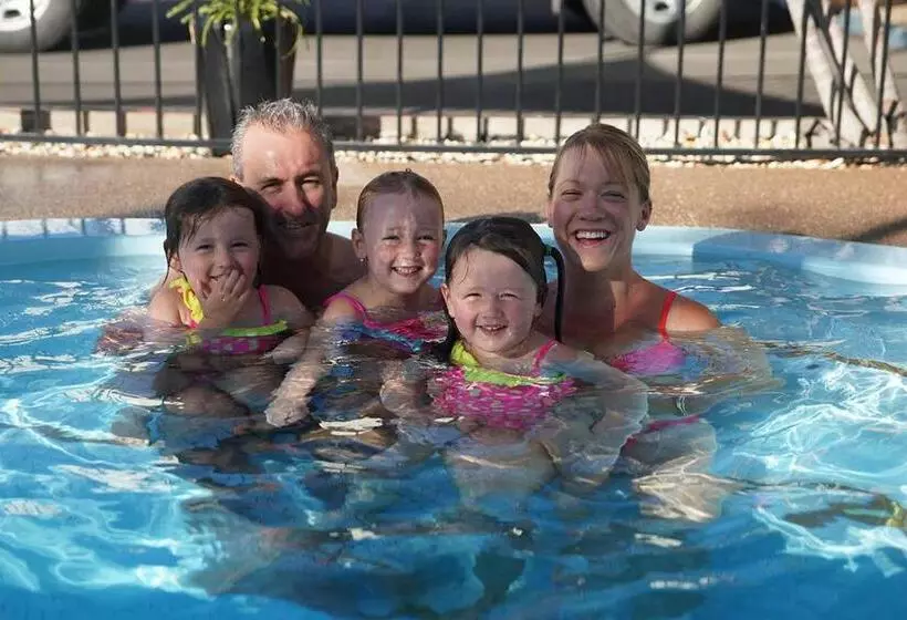 モーテル Gunnedah Motor Inn