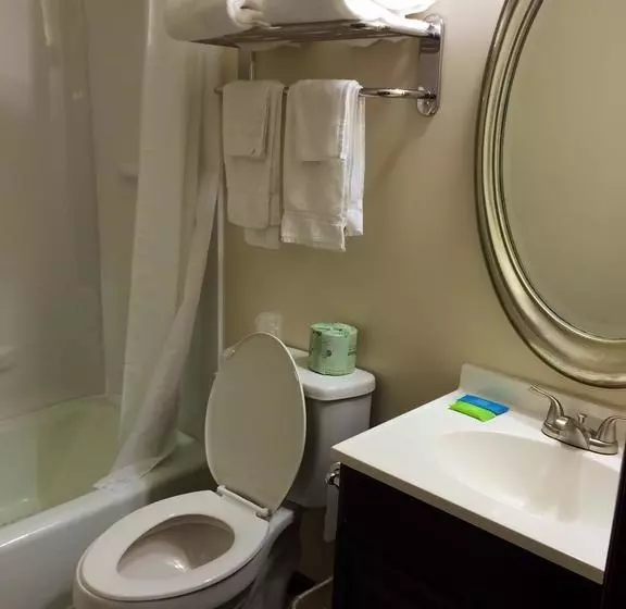 Мотель Sullivan Trail Inn & Suites