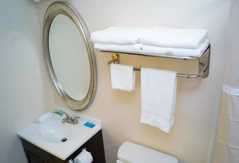 Мотель Sullivan Trail Inn & Suites