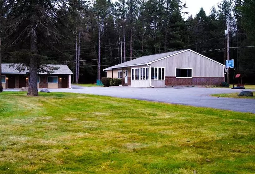 Мотель Sullivan Trail Inn & Suites