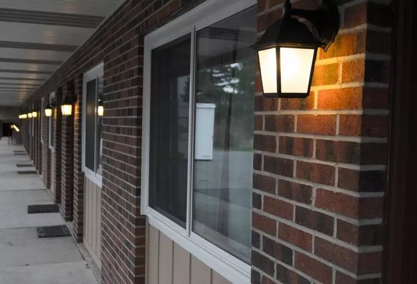 Мотель Sullivan Trail Inn & Suites