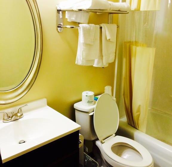 Мотель Sullivan Trail Inn & Suites