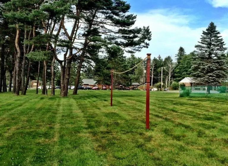 Мотель Sullivan Trail Inn & Suites