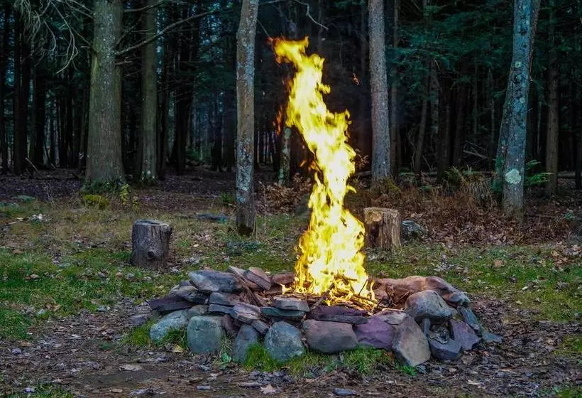 Мотель Sullivan Trail Inn & Suites