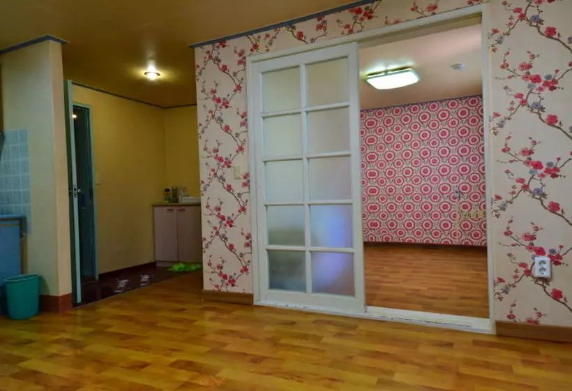 Pensão Back To Eden Resotel