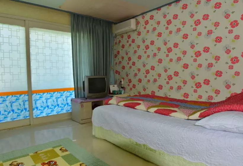 Pensão Back To Eden Resotel