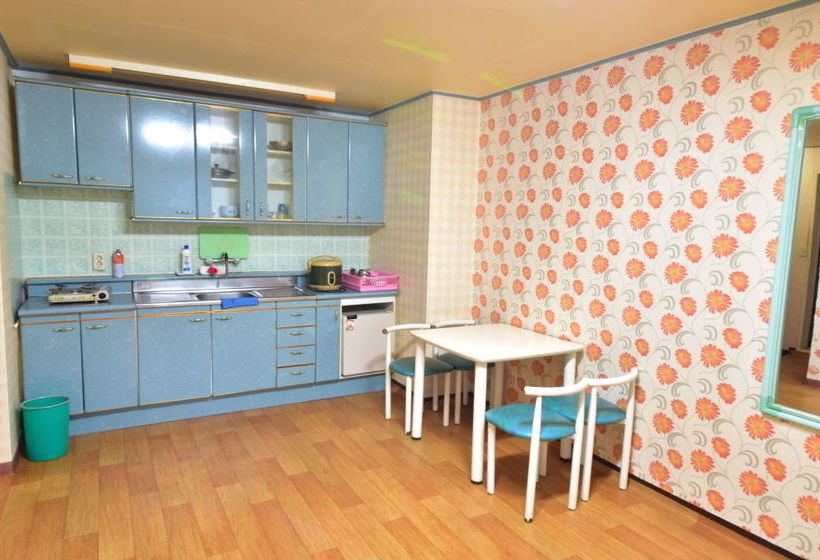 Pensione Back To Eden Resotel