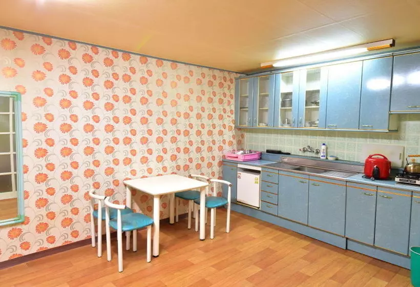 Pensão Back To Eden Resotel