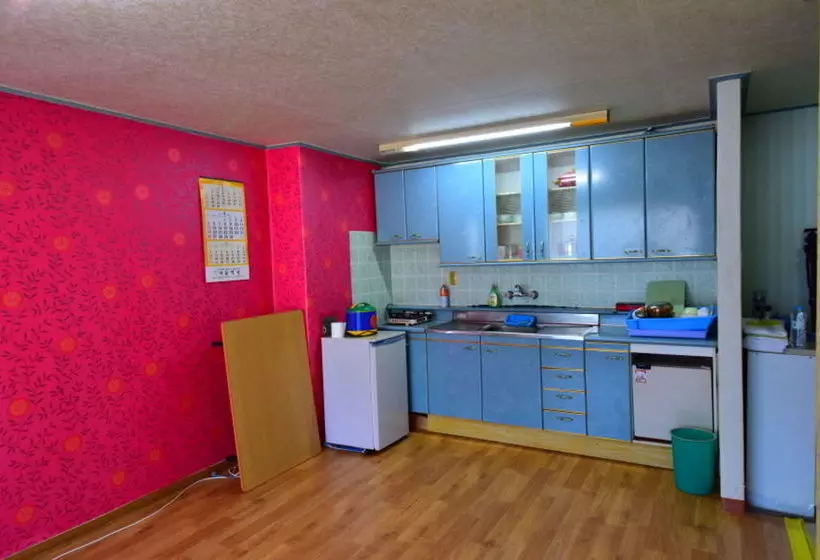 Pensão Back To Eden Resotel