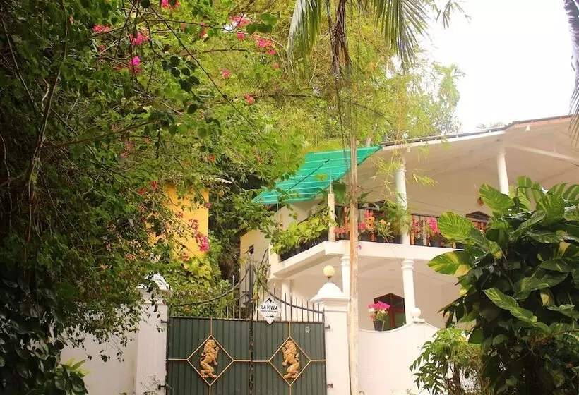 پانسیون La Villa Guest House