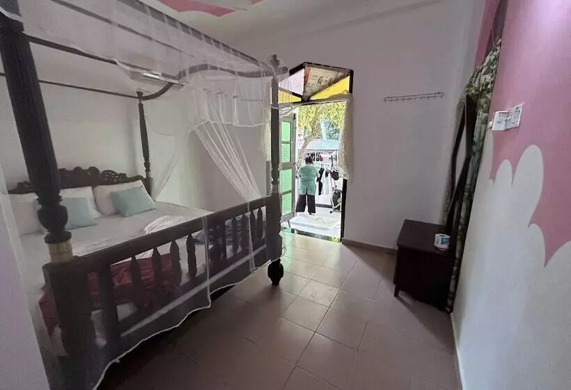 پانسیون La Villa Guest House